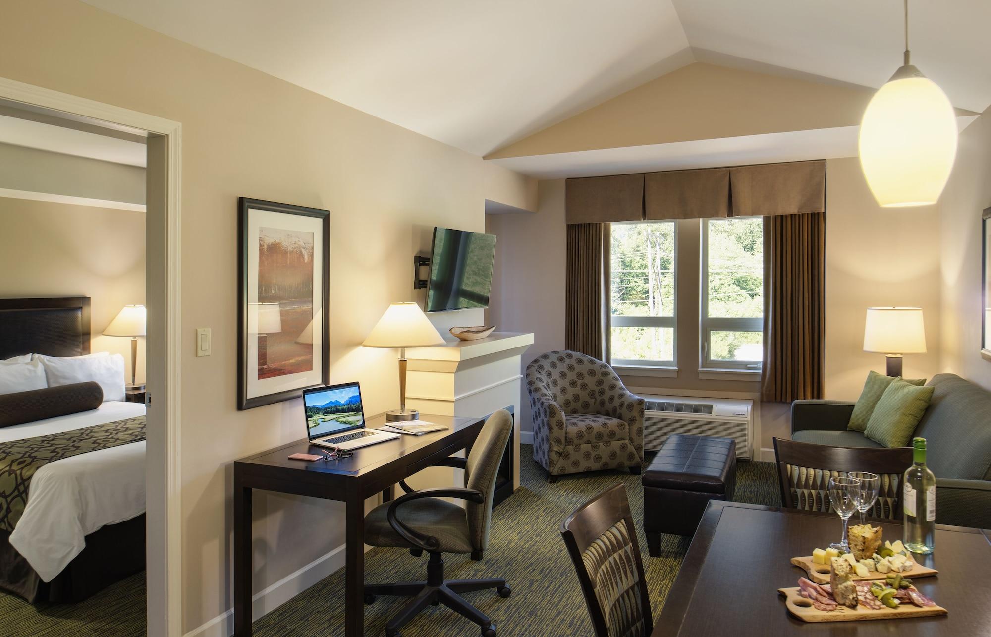 Executive Suites Hotel And Resort, Squamish Exterior photo